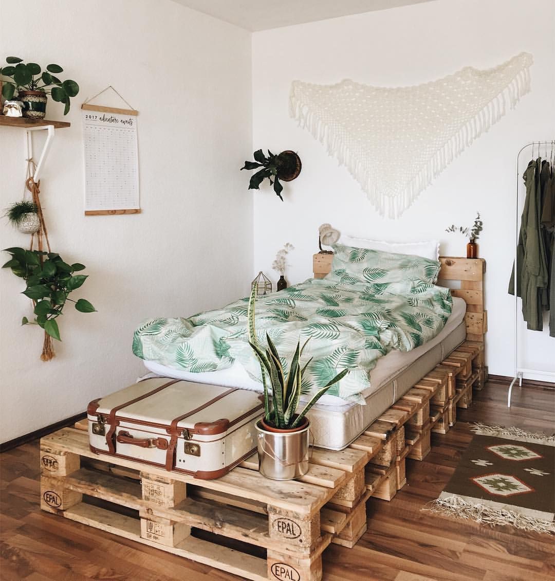 Ứng dụng pallet gỗ làm giường khi trang trí phòng trọ